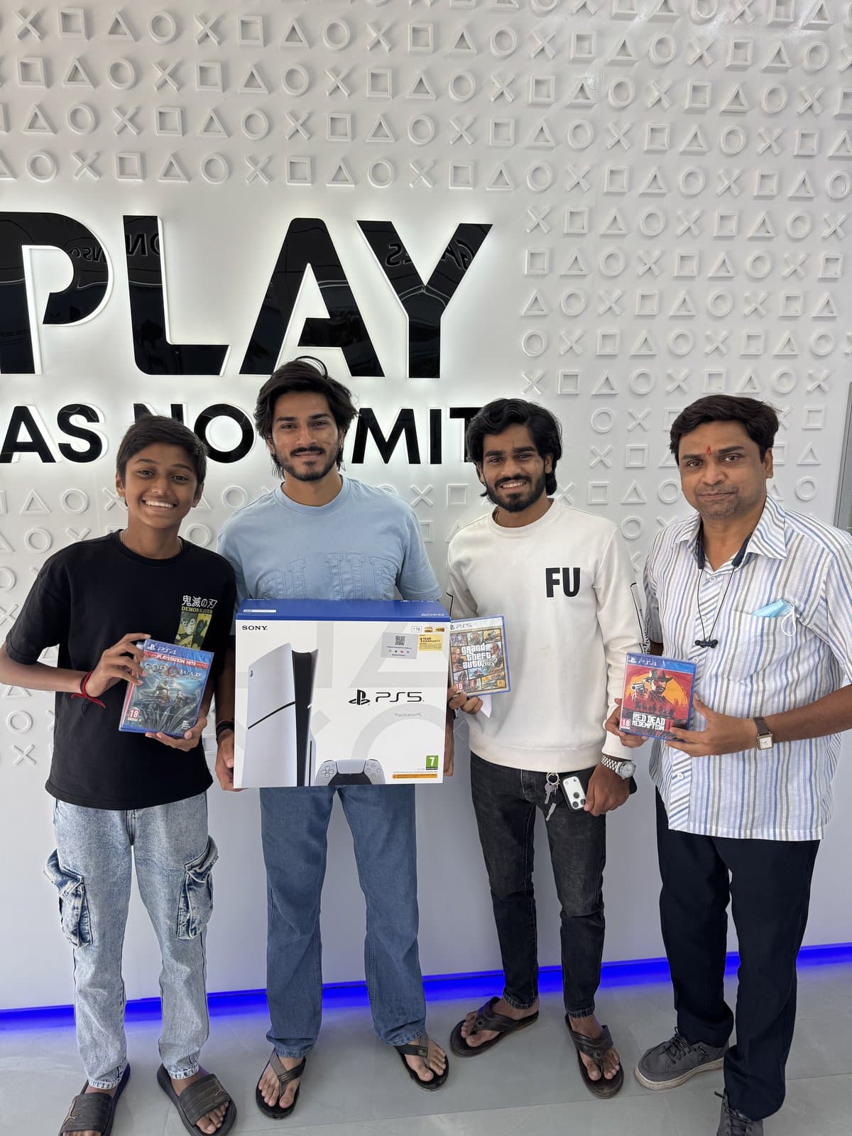 Manav's housemates went all-in — PS5 + 8 games